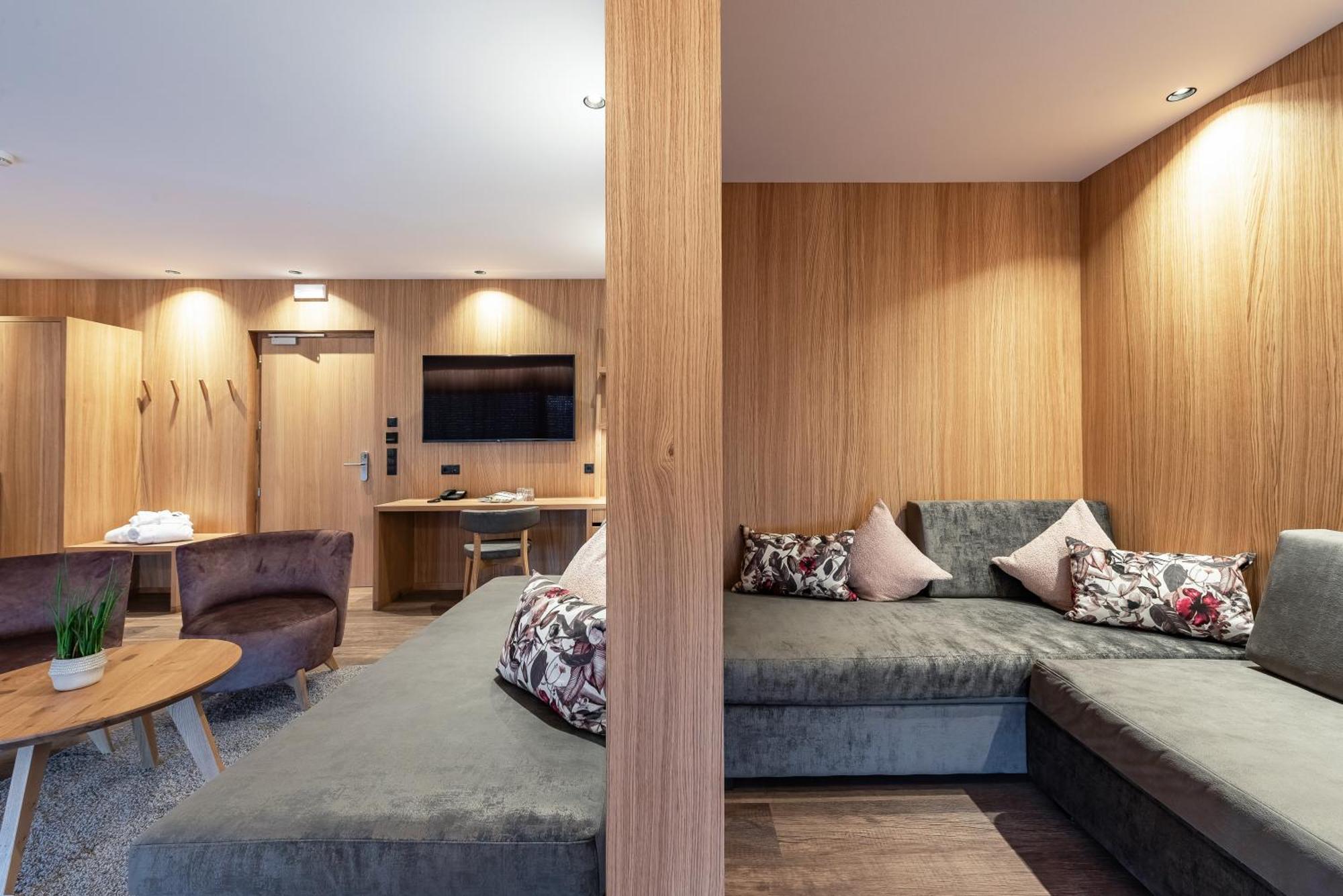 Hotel Langhof Natz-Schabs Kültér fotó