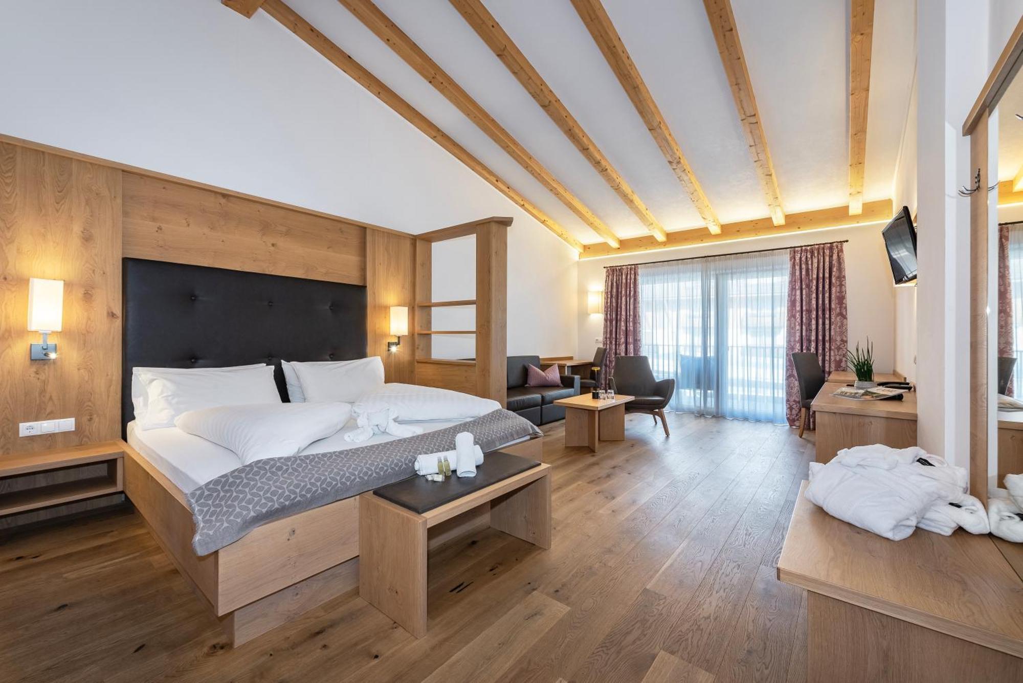 Hotel Langhof Natz-Schabs Kültér fotó